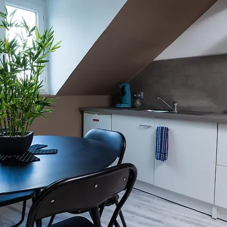 Au Coucher De Soleil - Comme A La Maison - شاتوبرييّا