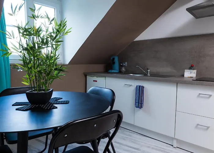 Au Coucher De Soleil - Comme A La Maison - شاتوبرييّا